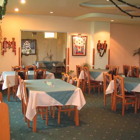 Family Familya Hotell