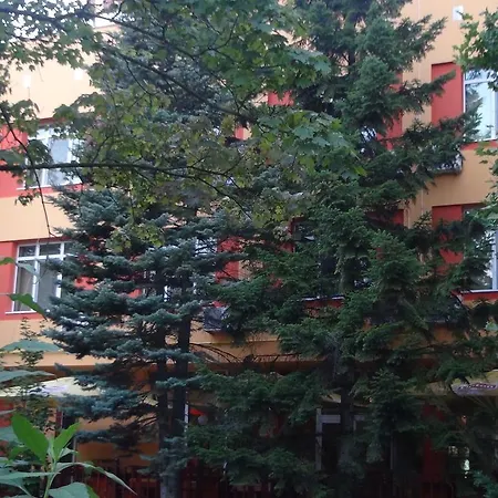 Хотел семеен фамилия 2*